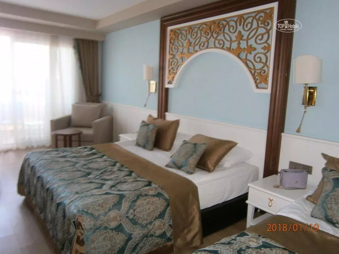 J'adore Deluxe Hotel & Spa  ROOM (Copy).jpg